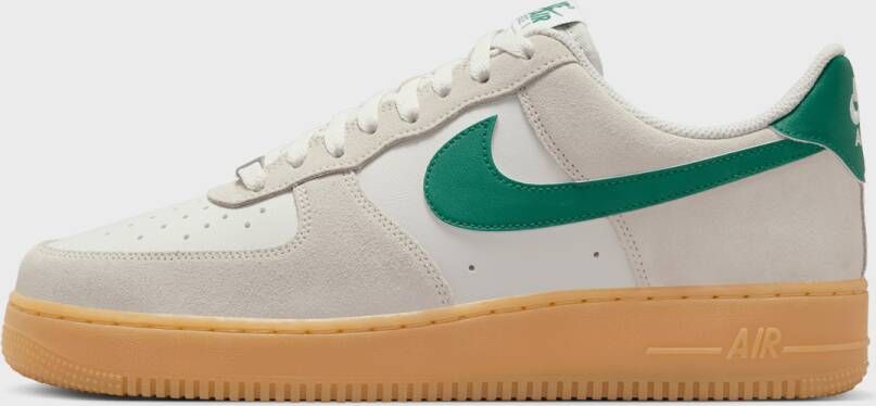 Nike Air Force 1 ´07 LV8 in Beige