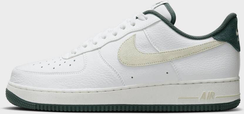 Nike Air Force 1 '07 LV8 in Wit