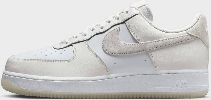 Nike Air Force 1 '07 LV8 in wit formaten: 41