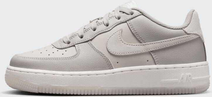 Nike Air Force 1 LV8 2 (GS) in Beige