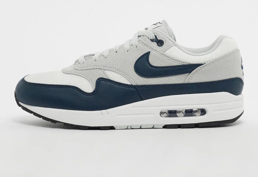 Nike Air Max 1 Essential in wit formaten: 42