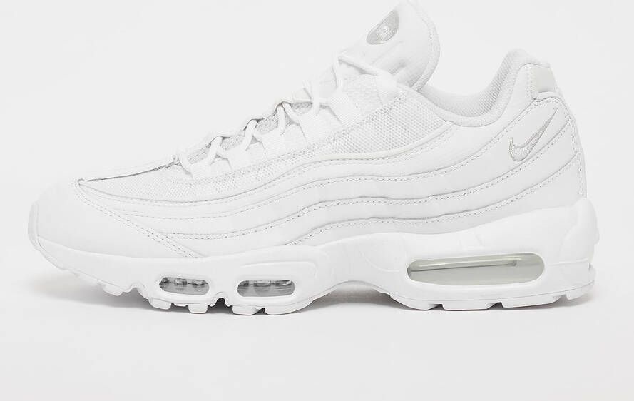 Nike Air Max 95 Essential in wit formaten: 44.5