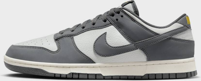 Nike Dunk Low Next Nature in Grijs