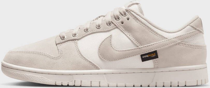 Nike Dunk Low in beige formaten: 44.5