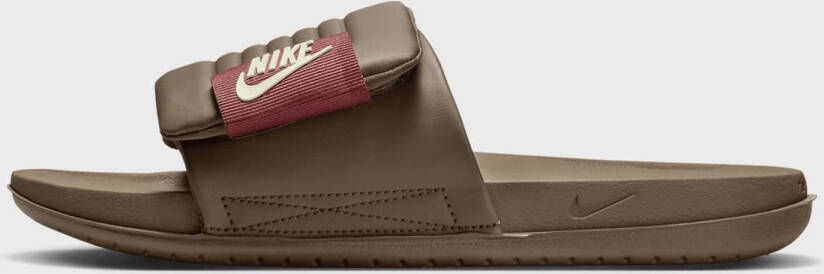 Nike Offcourt Adjust Slides & Sandalen in bruin formaten: 38.5