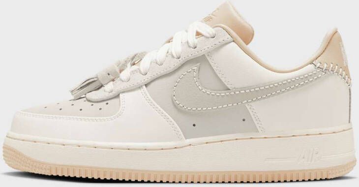 Nike WMNS Air Force 1 07 Air Force 1 in beige formaten: 37.5