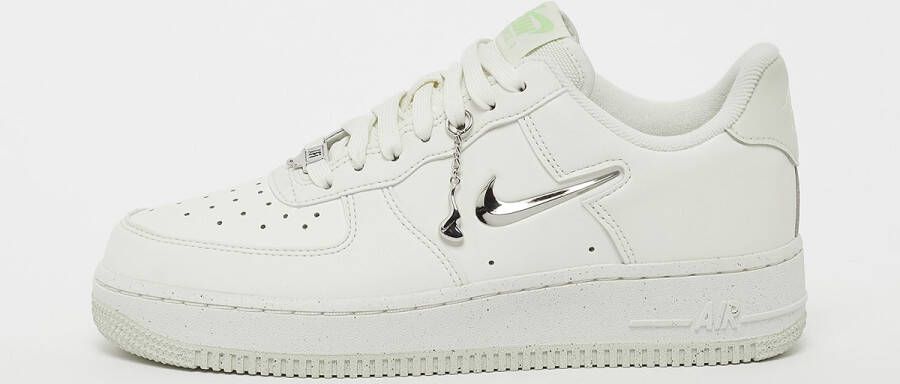 Nike WMNS Air Force 1 '07 Next Nature SE Air Force 1 in beige formaten: 37.5