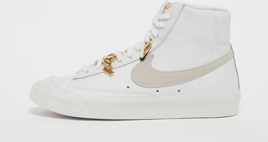 Nike Wmns Blazer Mid '77 Basketball Schoenen white summit white metallic gold maat: 37.5 beschikbare maaten:37.5