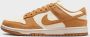 Nike WMNS Dunk Low in beige formaten: 37.5 - Thumbnail 1