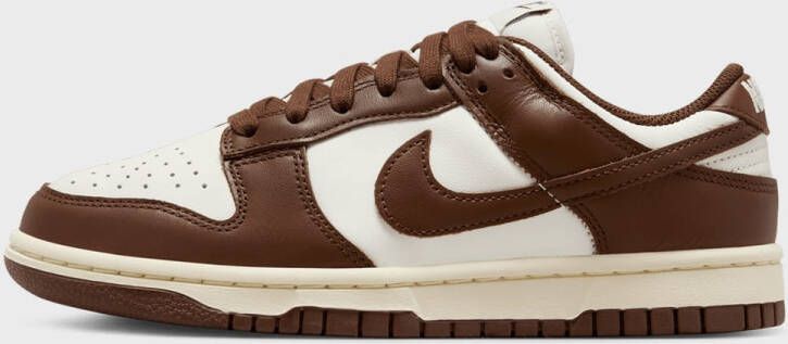 Nike WMNS Dunk Low Dunk in bruin formaten: 38