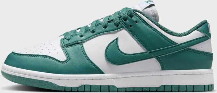 Nike WMNS Dunk Low in Groen