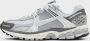 Nike Damesschoenen Zoom Vomero 5 Pure Platinum Summit White Dark Grey Metallic Silver- Dames Pure Platinum Summit White Dark Grey Metallic Silver - Thumbnail 4