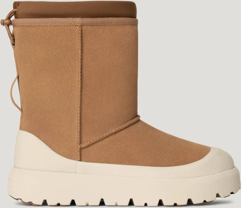 Ugg Classic Short Weather Hybrid chestnut whitecap Boots in beige formaten: 41