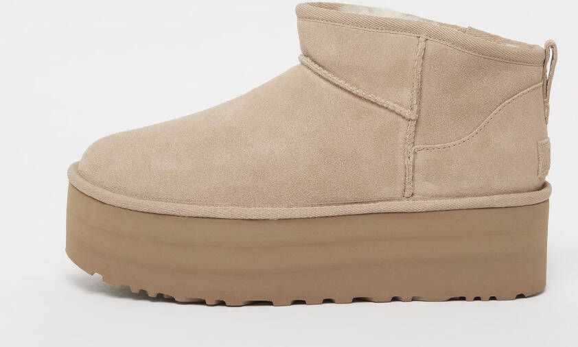 Ugg Classic Ultra Mini Platform Boots in beige formaten: 41