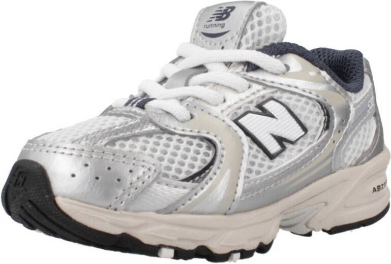 New Balance 530 in grijs formaten: 22.5