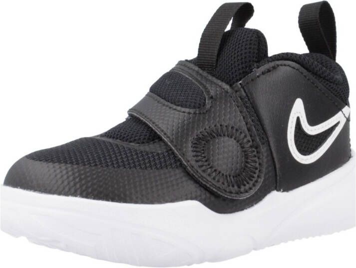 Nike Lage Sneakers TEAM HUSTLE D 11