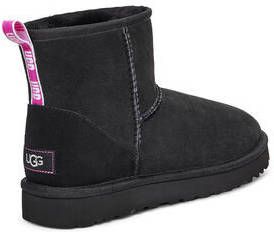 blue uggs with fur