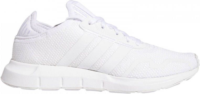 Adidas originals swift clearance run sneakers in white