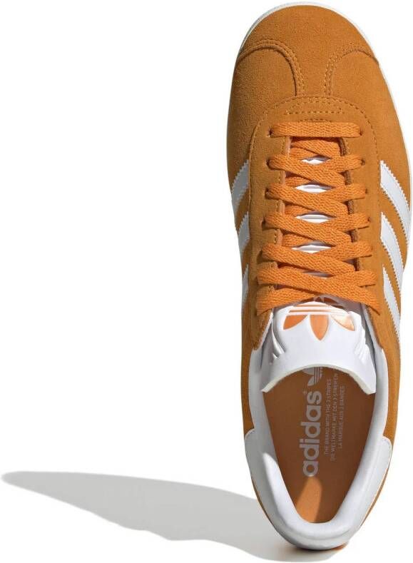 adidas Originals Gazelle sneakers oker wit