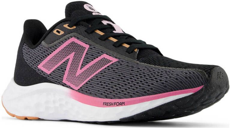 New Balance Fresh Foam Arishi hardloopschoenen zwart roze