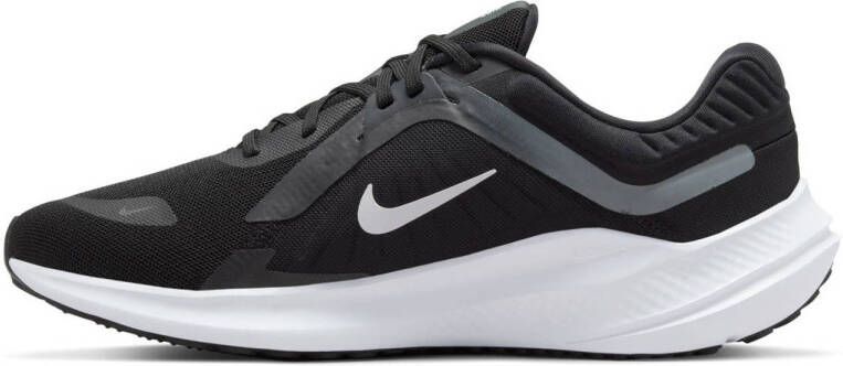 Nike Quest 5 hardloopschoenen zwart wit