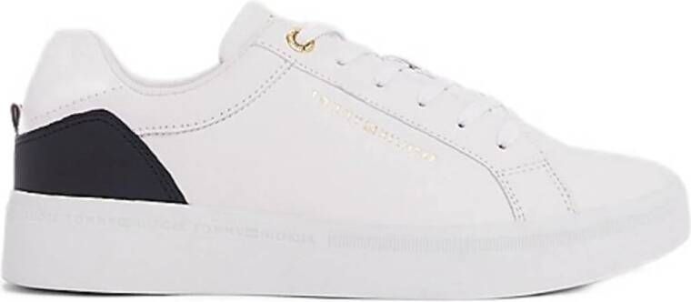 Tommy Hilfiger Plateausneakers ELEVATED ESSENTIAL COURT SNEAKER met contrastafwerking op de hiel vrijetijdsschoen halfhoge schoen veterschoen