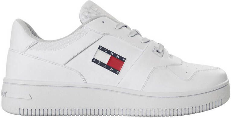 TOMMY JEANS Plateausneakers TJW RETRO BASKET ESS vrijetijdsschoen halfschoen veterschoen met zijlogo-vlag