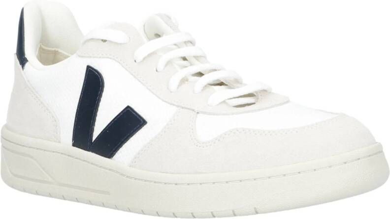 Veja Gerecyclede B-Mesh Sneakers met Marineblauwe Accenten White