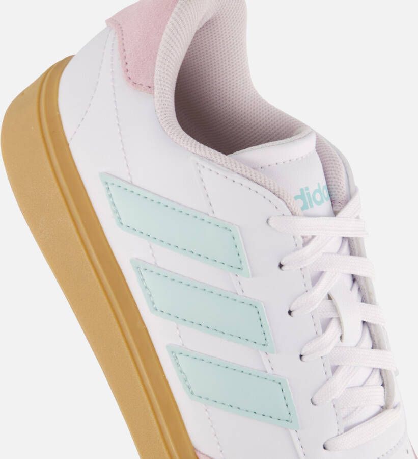 Adidas Courtblock Sneakers wit Imitatieleer